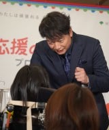 �w�����̃`�J�� �v���W�F�N�g�x�L�b�N�I�t�C�x���g=���ʎx���w�Z�̐��k�ƌ𗬂��鍁��T�� (C)ORICON NewS inc. 