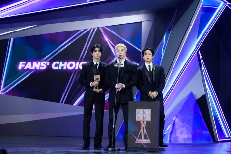 �w2025 MAMA AWARDS�x�uFANS�f CHOICE MALE TOP 10�v����܂���Stray Kids�iC�jCJ ENM 