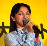 �f��w�Z�������^�ׂ�T�C�Y�Ɂx�������䂠�����ɓo�d���������Ђ��� (C)ORICON NewS inc. 