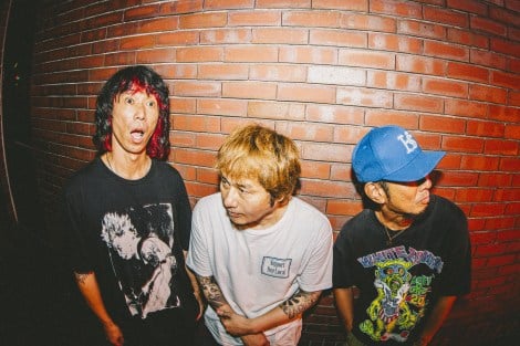 Hi-STANDARD�i������j��g�͍_�i�x�[�X���{�[�J���j�A���R���i�M�^�[���R�[���X�j�AZAX�i�h�������R�[���X�j 