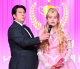 �w�q���C�����C�N 1day UV M�x�V�F���\��ɓo�d�������C���{�[(������)�W�����{�������A�r�c���l (C)ORICON NewS inc. 