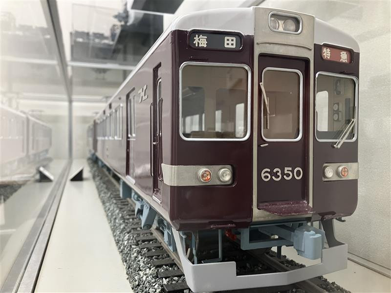 阪急電車、あす3日から首都圏に登場…小田急とコラボ 貴重な模型、ミニ