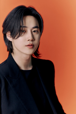 �؍����㌀�w���q���Z�W�������������`�ւ���ꂽ���`�x�Ɏ剉����X�z�iEXO�j�iC�j Studio Jidam Co., Ltd 