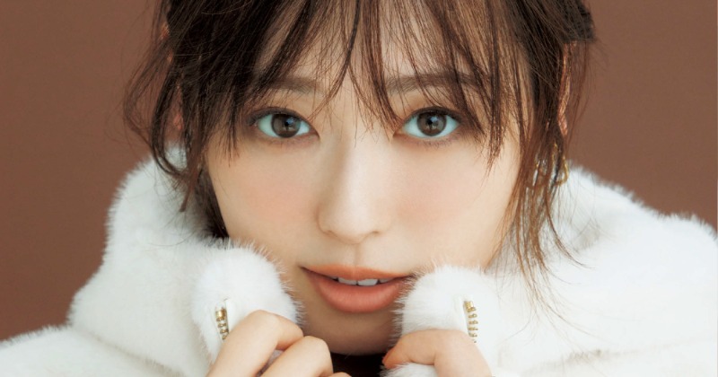 福原遥、透明感と愛らしさあふれる冬の装い 『andGIRL』表紙に登場