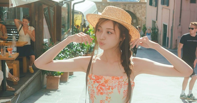 乃木坂46梅澤美波、まるで少女のような花柄ワンピ姿 2nd写真集先行カット第2弾公開