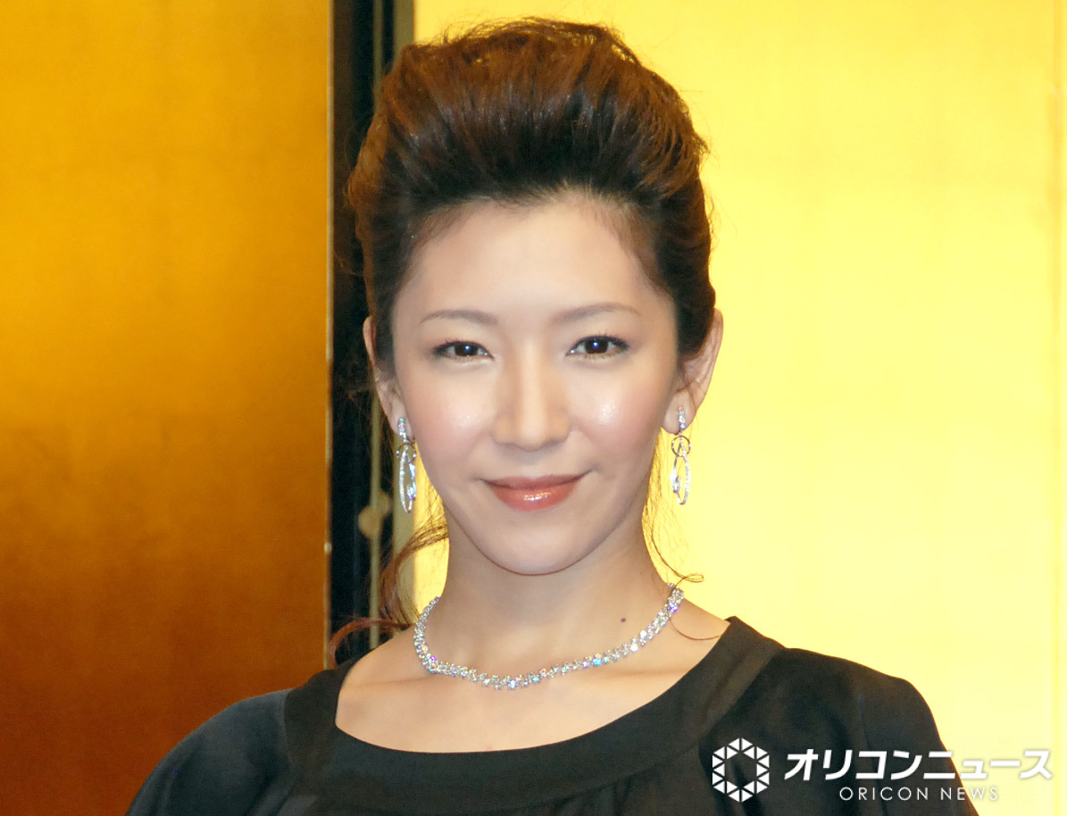 瀬奈じゅん、夫＆息子＆娘と休日を満喫 家族4ショットを公開「大きく