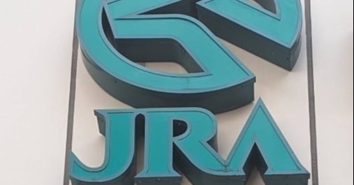 ホリプロ、新たにJRAジョッキー所属を発表 先輩たちも実績多数、『ザ・ロイヤルファミリー』妻夫木聡も