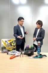 ()fEf敔E搻쎺vf[T[̒JAo_CEgCƕE`[̌S󂳂(ʐ^/(C)oricon ME inc.) 