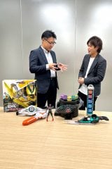 ()fEf敔E搻쎺vf[T[̒JAo_CEgCƕE`[̌S󂳂(ʐ^/(C)oricon ME inc.) 