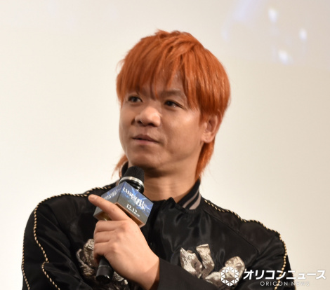 �f��wUVERworld THE MOVIE: 25 to EPIPHANY�x�O��ՁI���J�L�O��f�㕑�䂠�����ɓo�d����UVERworld�E�M�l �iC�jORICON NewS inc. 