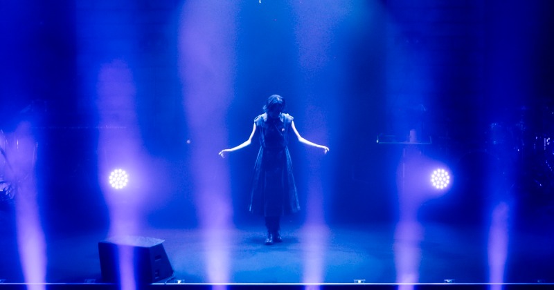 平手友梨奈、ソロ初のライブ映像作品リリース決定 欅坂46＆乃木坂46の