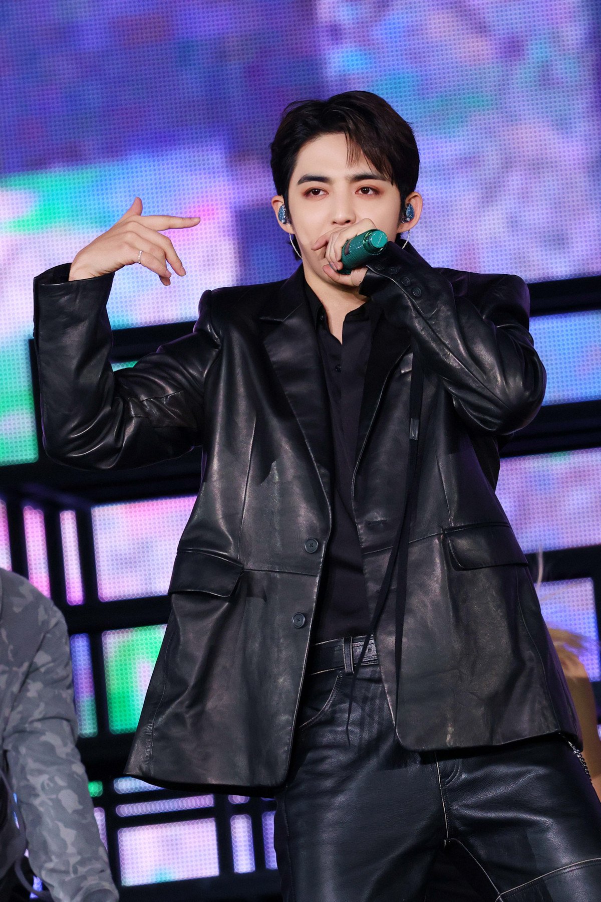 wSEVENTEEN WORLD TOUR[NEW_]IN JAPANxh[(S.COUPS)(P)&(C)PLEDIS Entertainment 