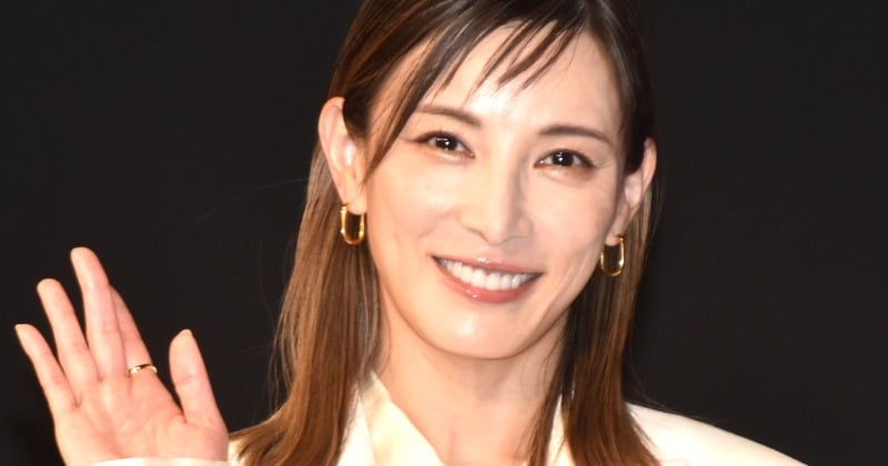43歳・加藤あい、美の秘訣を明かす 食事&睡眠&運動の「3つのことを大切にしています」