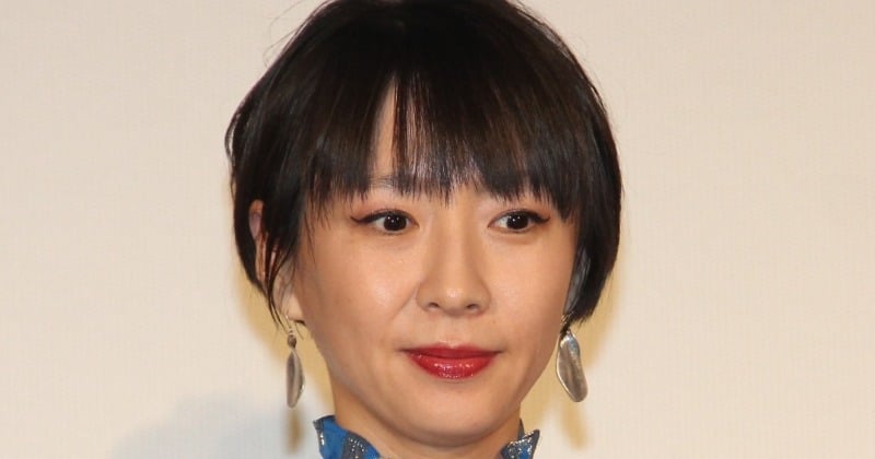 45歳・酒井若菜、近影公開に反響「安定の愛くるしさ」「笑顔が素敵で美しい」 今年で“芸歴30年”