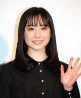 �f��w�ʂĂ��Ȃ��X�J�[���b�g�x���J��畑�䂠�����ɓo�d�������c���� (C)ORICON NewS inc. 