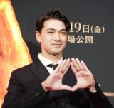 �f��w�A�o�^�[:�t�@�C���[�E�A���h�E�A�b�V���x�t�@�C���[�X�e�[�W�C�x���g�ɓo�d�������ܐ��� (C)ORICON NewS inc. 