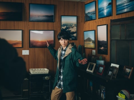 高杉真宙主演、映画『架空の犬と嘘をつく猫』（2026年1月9日公開）メイキング写真（C）2025 映画「架空の犬と嘘をつく猫」製作委員会 