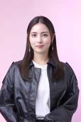 �w���肳��̈�r�Ȉ����Ƃ܂�Ȃ��x�ɏo������ΐ��(C)���c�s�R/COMIC�|�����X(C)NTV 