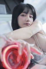 1st�ʐ^�W�w���ݏؖ��x�ɓo�ꂷ�鑸�݂������č���(C)�o�t��/�B�e:���c���m�� 