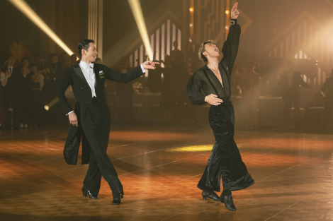 Netflix�f��w10DANCE�x2025�N12��18���i�؁j���Netflix�ɂĐ��E�Ɛ�z�M 