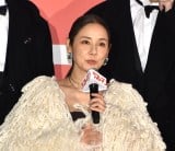 �f��E�X�y�V�����h���}�w���X�g�}���x���b�h�J�[�y�b�g�Z�����j�[�E�t�H�g�Z�b�V�����ɓo�d�����g�c�r (C)ORICON NewS inc. 