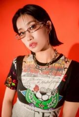 TWICE�EMOMO�̎o�Ehana�AUNIS�̓��{�ȐU��t���S�� �g�����Ƃ��킢���h���E�ϕ\�� 