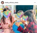 SHELLY�u���̉Ă���A�������Ƒ��͊C�O�ł̐������n�߂邱�ƂɂȂ�܂����v (�ʐ^�̓C���X�^�O���� @shelly_official_shelly ���) 