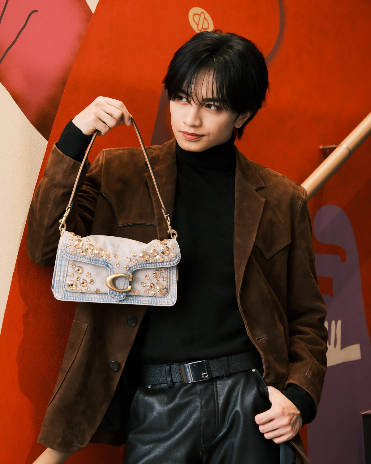 【極美品】COACH チェリー バッグ　チャーム　正規品　※中島健人カード付き 極美品】COACH チェリー バッグ チャーム 正規品 ※中島健人カード付き