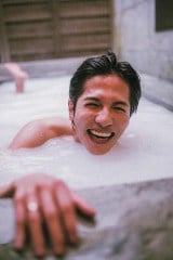 �u���~�w�u���~�A�j�o�[�T���[�ʐ^�W�ufinal�v�ʏ�Łx���(�o�Ŏ�:�}�K�W���n�E�X/2025�N12��9������) �u���~�A�j�o�[�T���[�ʐ^�W�ufinal�v/�B�e �`�{�P���T�N (C)�}�K�W���n�E�X 