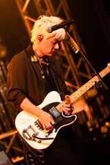 �wThe Covers �Ó�t�F�X�x�ɏo������TUBE�E�t������(C)NHK 