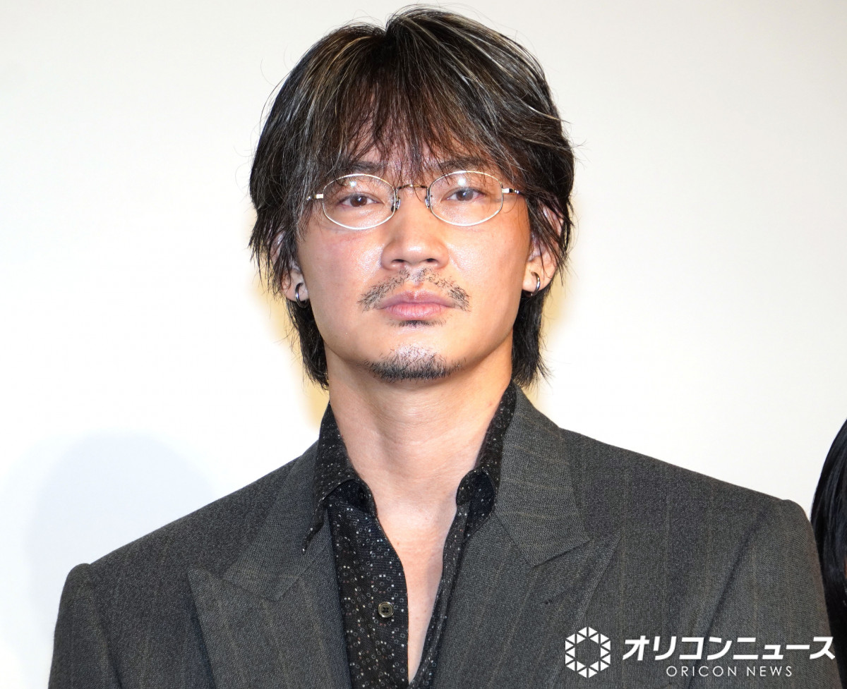 綾野剛、芝居と年齢への意識語る 「感覚ではもう押し切れない
