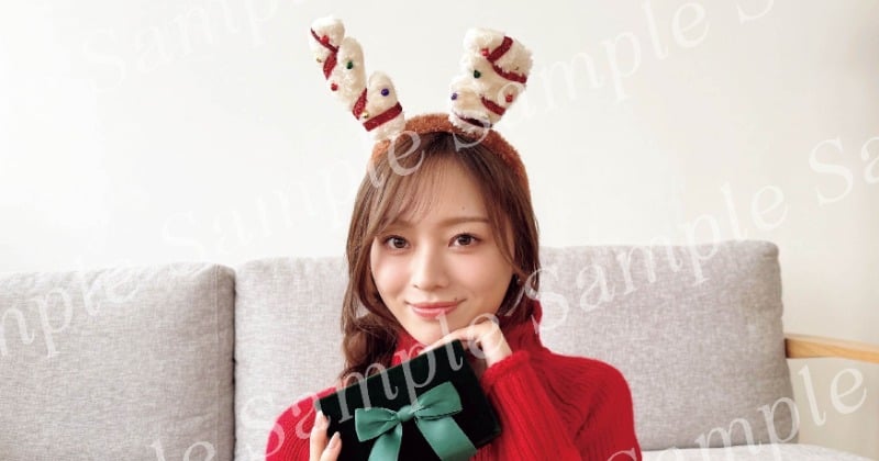 梅澤美波、写真集でプールの水着カット公開