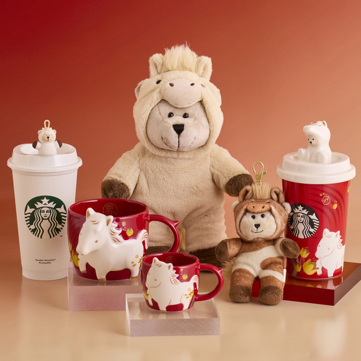 スタバ新作グッズ】“うま”デザインがずらり マグや「ベアリスタ」で