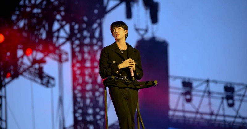 BTS・JIN、「Rope It」「I'll Be There」の歌唱予告公開 4DXでは野外