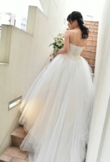 ����h���X���܂Ƃ��u�D�����O�v����B(�ʐ^��@do_me26) 