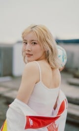 �t�b�g�T�����q���{��\�E���{���� �f�W�^���ʐ^�W�wSweetest Swift �t�b�g�T���E�̓V�g������X�s�[�h�X�^�[�x(C) ����ԗ�/�W�p�� 