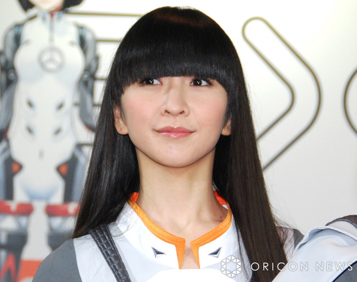 きょう37歳の誕生日・Perfumeかしゆか、温かみ感じる“白ニットショット