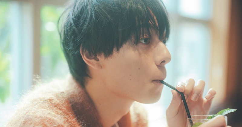 ACEes作間龍斗と下北沢で昼デート “出会って間もない年下男子”とカメラを片手に散歩