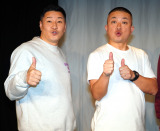 ���o�C�o�������wTHE FIRST CHOCONNE -�U�E�t�@�[�X�g�`���R���k-�x�ɏo�������`���R���[�g�v���l�b�g(������)���c�����A�����x (C)ORICON NewS inc. 