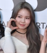 NiziU�EAYAKA�A���傤�������́wM�X�e�x�̒��s�ǂŌ��� 