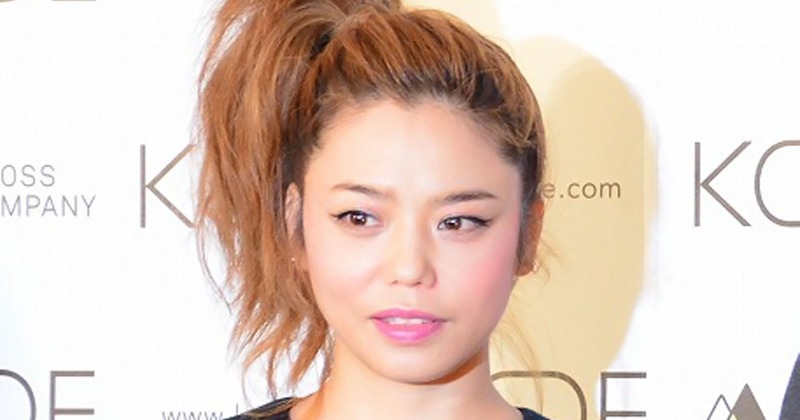 Chara、“久しぶりの家族写真”公開に反響「絵になるファミリー」「素敵な家族写真ですね」 元夫は浅野忠信