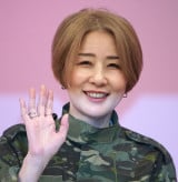 �e���r�����̃h���}NEXT�w�����u�T�o�C�o�[�Y�x�̋L�҉�ɏo�Ȃ����Ђ��炳�Ƃ鎁 (C)ORICON NewS inc. 