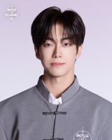 �A���`���E�H��(NGAN CHAU YUET) 