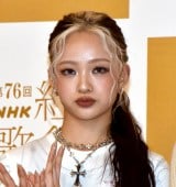 �w��76��NHK�g���̍���x�������n�[�T���ɓo�ꂵ��HANA�EYURI (C)ORICON NewS inc. 