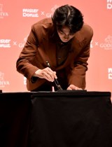 �u�wMister Donut�~GODIVA�x�V���i���\��v�ɏo�Ȃ����_������ (C)ORICON NewS inc. 