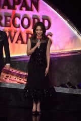 �w��67��P��!���{���R�[�h��܁x�Ŏi��𖱂߂�����t�� (C)ORICON NewS inc. 