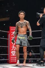 �wRIZIN�t���̒����ҍՂ�x�˒C��vs.�y�V��q 