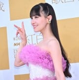 �w��76��NHK�g���̍���x�������n�[�T���ɓo�ꂵ��Perfume�E���`�����(C)ORICON NewS inc. 