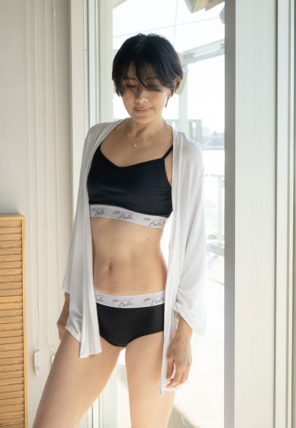 �wvia Bella�x�V��R���N�V�������f���ɒ��J�엝�b���N�p 