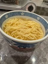 �x�����݁u����͎�l�Ɠ�l�ŁA��������������y���݂܂����v(�ʐ^�̓u���O���) 